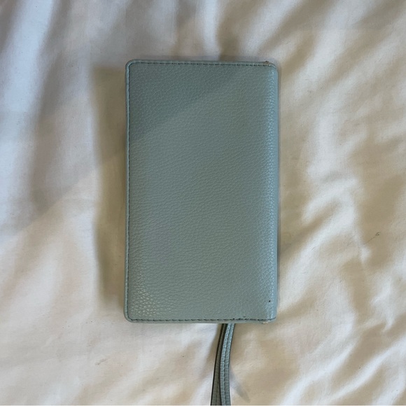 4 Wallets! - Picture 2 of 15